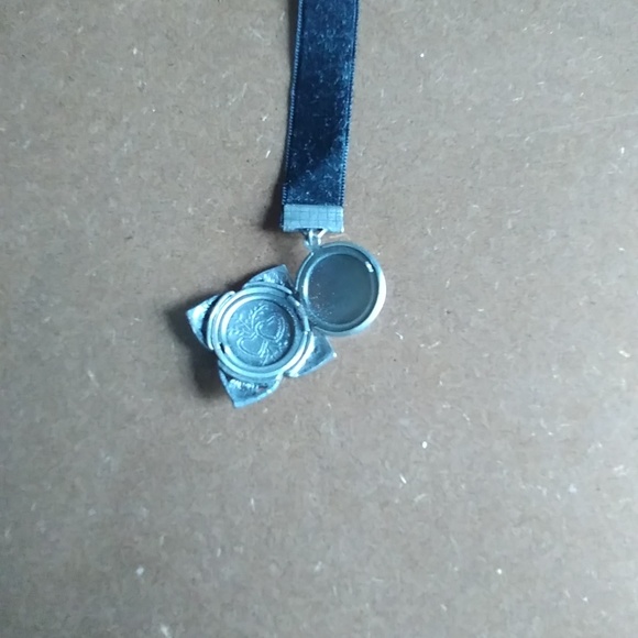 Victorian Like Bookmarks - Picture 4 of 5